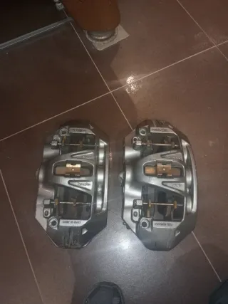 Pinzas freno BMW M2 competition,6 pistones