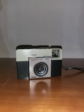 Cámara Kodak Instamatic 25