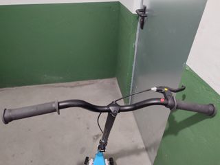 Patinete scooter 3 ruedas con freno.