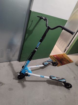 Patinete scooter 3 ruedas con freno.