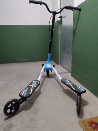 Patinete scooter 3 ruedas con freno.