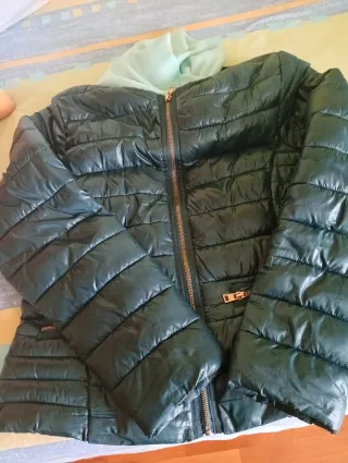 Cazadora acolchada verde