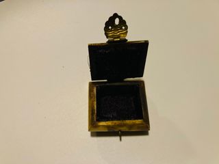 Pequeño joyero hueso camello latón