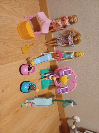Lote de muñecas Barbie y accesorios