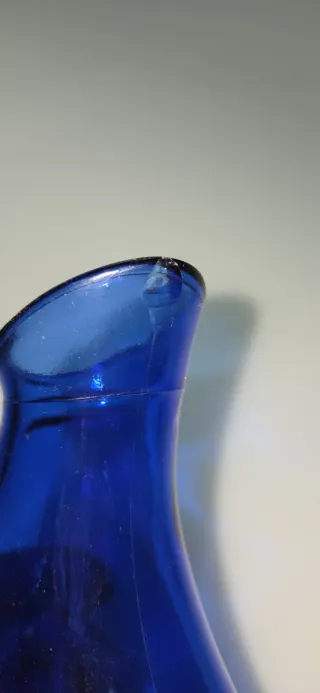 Jarrón azul de cristal