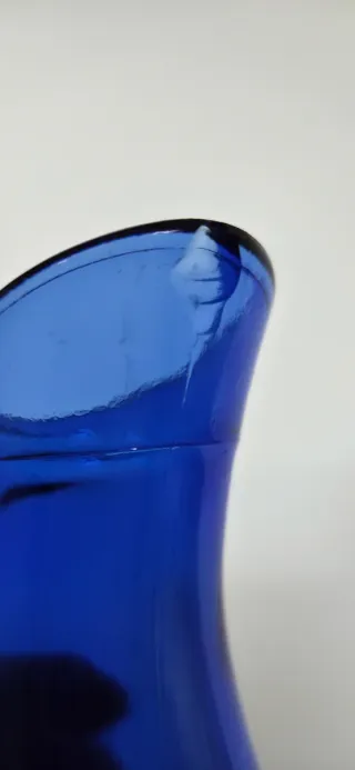 Jarrón azul de cristal