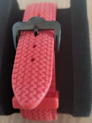 Reloj Marea Negro y Rojo