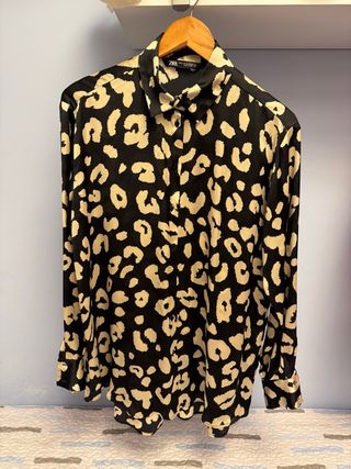 Camisa Zara Estampado Animal Talla M