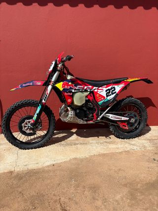 Moto Enduro Gas Gas 2022. 300 de 2 tiempos