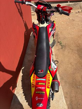 Moto Enduro Gas Gas 2022. 300 de 2 tiempos