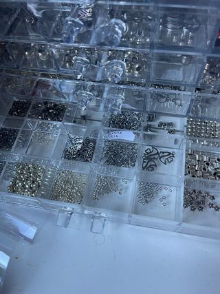 Cajas de abalorios para bisutería con los abalorio