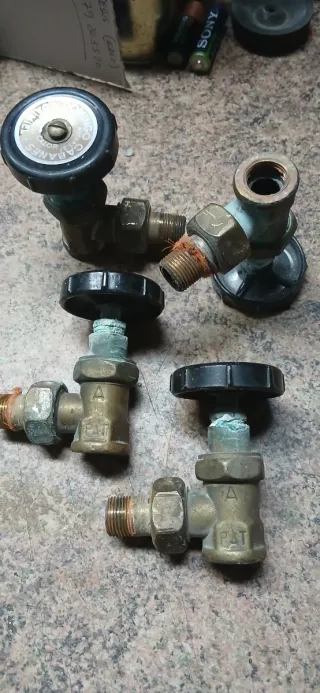 4 Llaves Radiador Antiguas Bronce