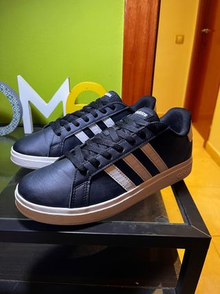 Adidas Bambas azul oscuro y Blancas