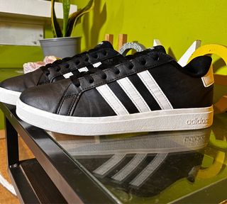 Adidas Bambas azul oscuro y Blancas