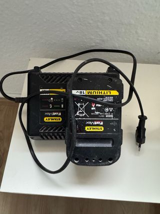 Taladro y cargador Stanley 18V