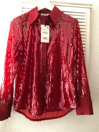 Camisa blusa lentejuelas roja burdeos fiesta Zara