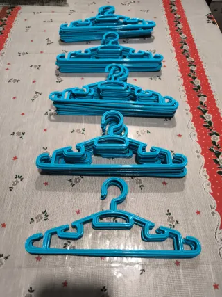 Perchas Infantiles Plástico Azul