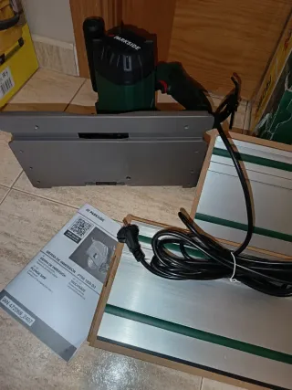 Sierra de inmersión + Guías Parkside