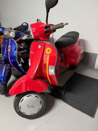 Vespa FL 125 Roja