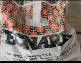 41 Conectores para vigas de madera