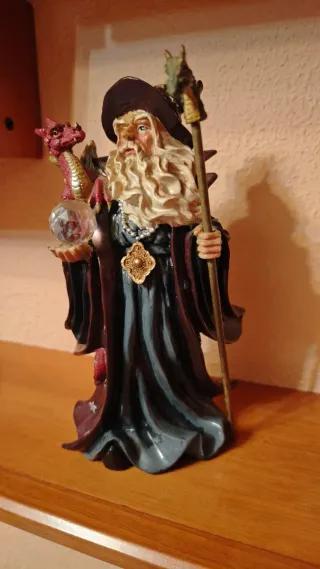 Figura Mago Dragón y Bola Cristal
