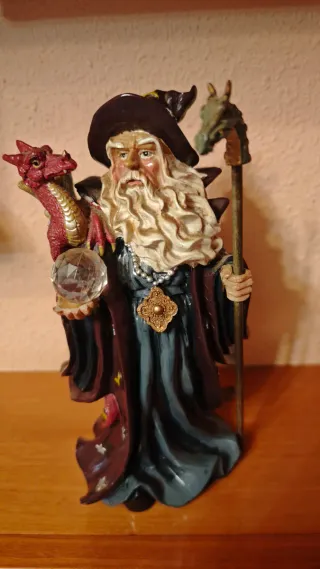 Figura Mago Dragón y Bola Cristal