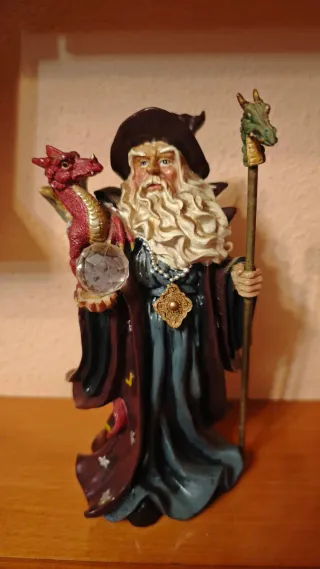 Figura Mago Dragón y Bola Cristal
