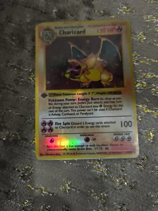 Carta Pokémon Charizard Base Set 1999