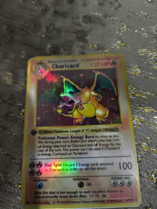Carta Pokémon Charizard Base Set 1999