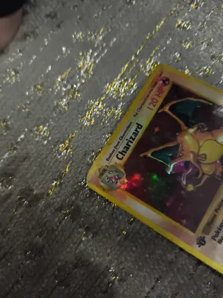 Carta Pokémon Charizard Base Set 1999
