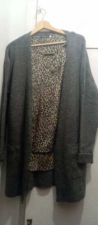 Blusa CEREZAS Estampado Animal Print Talla M