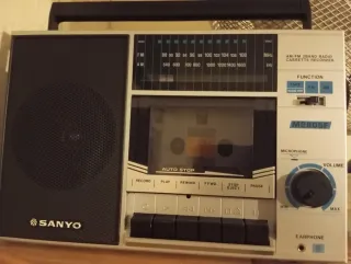 Radio Cassette Sanyo M2805F AM/FM