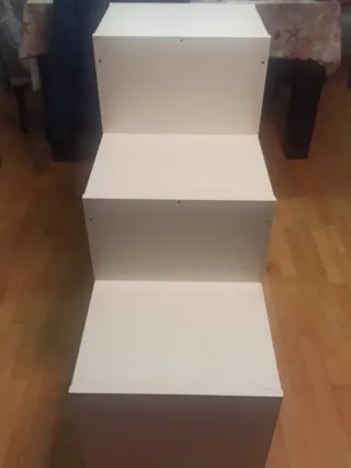 Mueble Almacenaje Infantil con Cubos Rojos y blanc