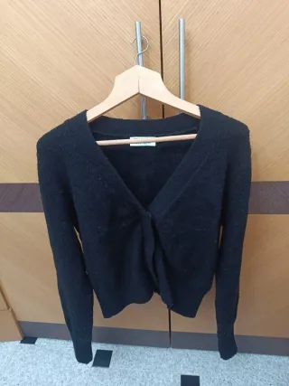 Cárdigan negro de punto