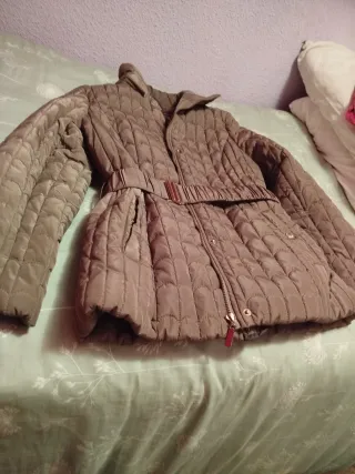 Chaqueta acolchada Stradivarius marrón