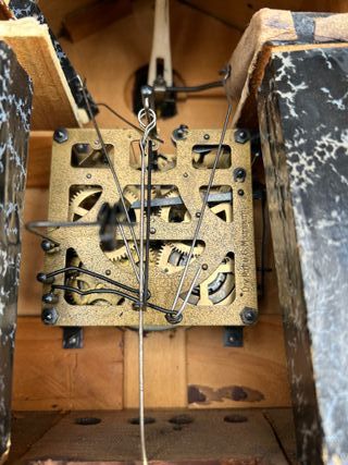 Reloj de cuco tallado madera