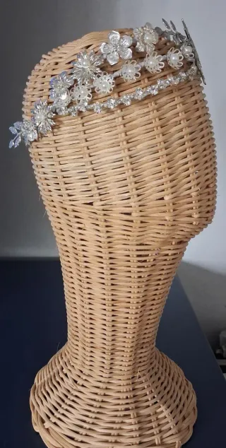 Tiara de Novia Plateada con Perlas