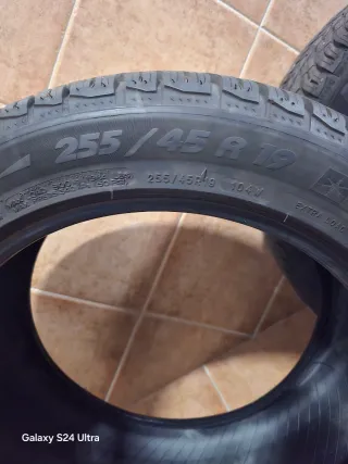 Neumáticos de invierno Michelín  255/45 R 19