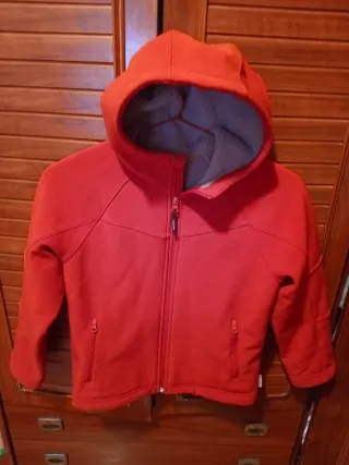 Chaqueta polar Quechua talla 8 años