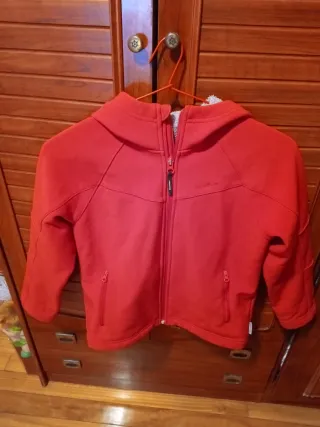 Chaqueta polar Quechua talla 8 años