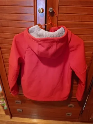 Chaqueta polar Quechua talla 8 años