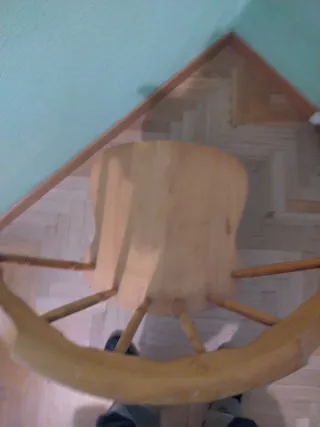 Silla de madera estilo clásico