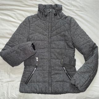 Chaqueta H&M gris con cinturón