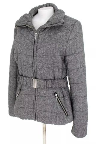 Chaqueta H&M gris con cinturón