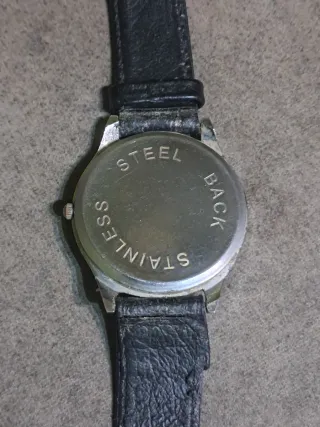 Reloj SK Cuarzo Negro/Plateado