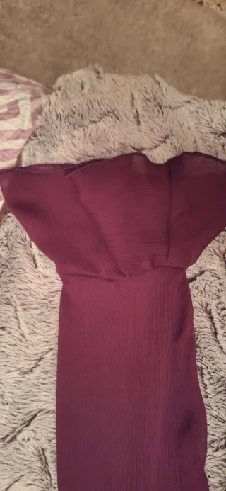 Blusa Bershka transparente volantes burdeos M