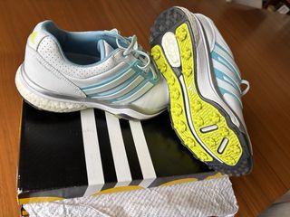 Zapatillas de golf mujer Adidas blancas y azules