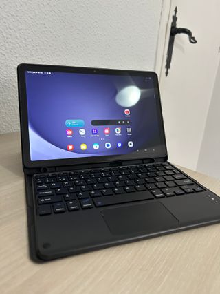 Tablet Samsung A9+ Negra con Teclado