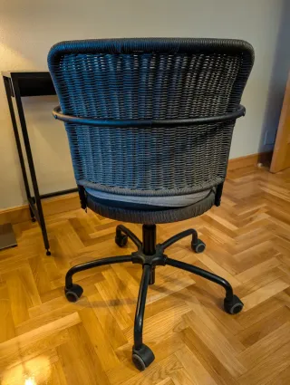 Mesa escritorio cristal y hierro negro