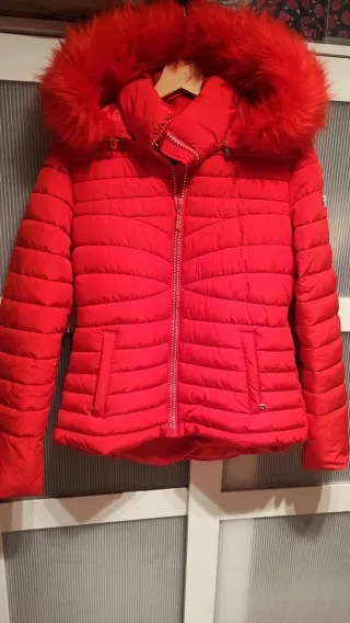 Chaquetón Guess Rojo con Capucha